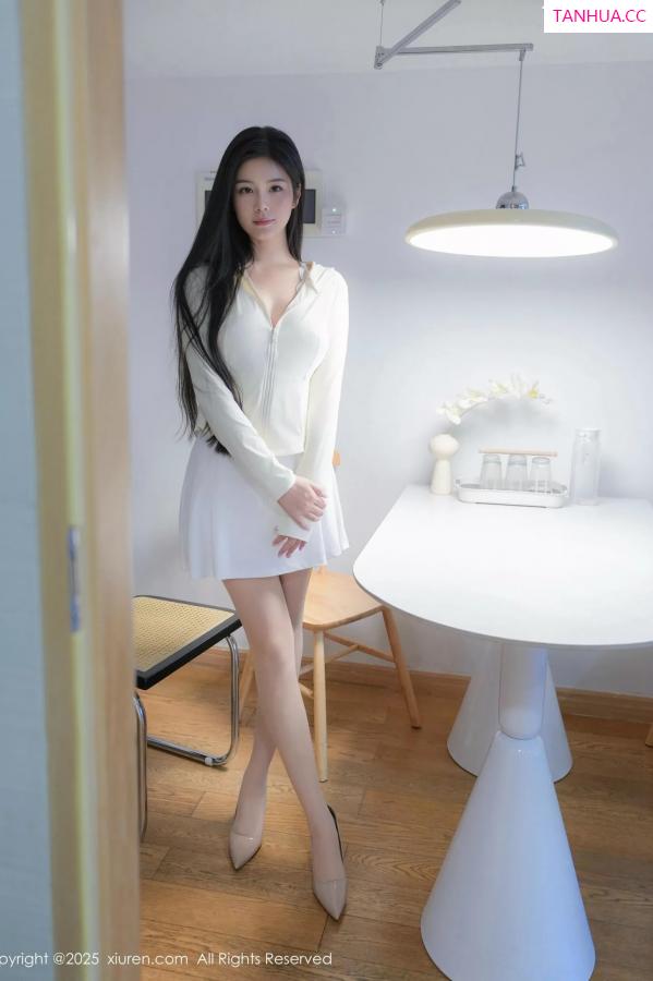   [XiuRen]高清写真图 2025.05.26 No.10325 雪糕CiCi 白色情趣第6张图片